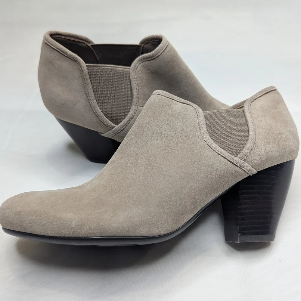 Vaneli Suede Bootie New - Picture 3 of 7